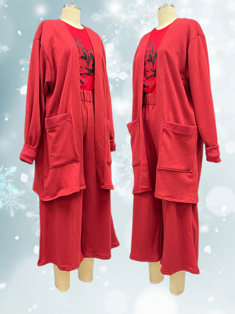 Mannequin form showing the Eva lounge set featuring capri-style pants with a open front cardigan in recycled bamboo fleece, styled with our Red Riding T-shirt